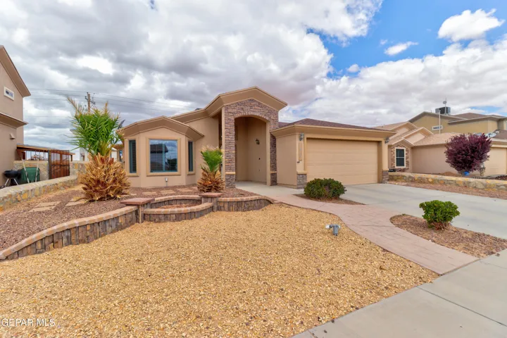 3017 Woodhead, El Paso, Texas 79938