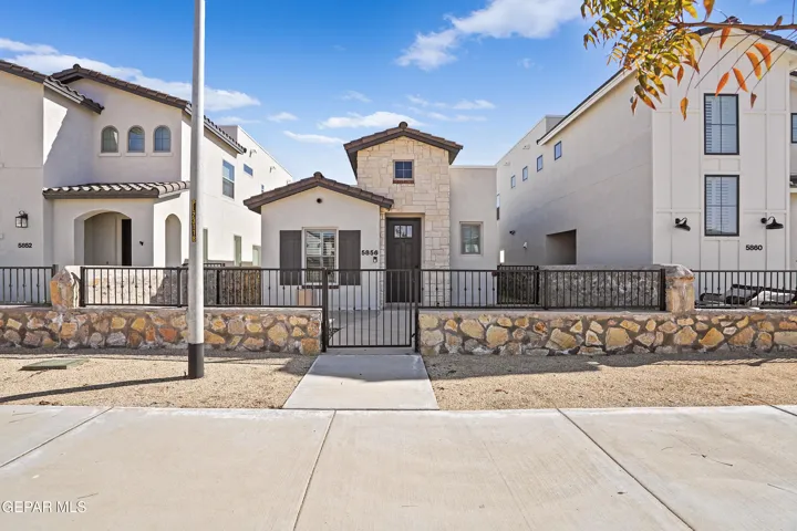 5856 Kobe Bryant Street, El Paso, Texas 79924