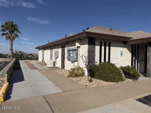 1721 Weston Brent Lane, El Paso, Texas 79935