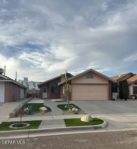 1941 Lyman Dutton Circle, El Paso, Texas 79936