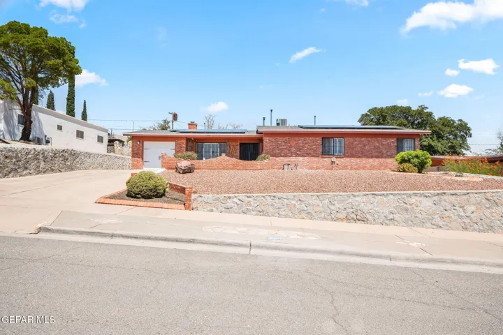3405 Moonlight Avenue, El Paso, Texas 79904