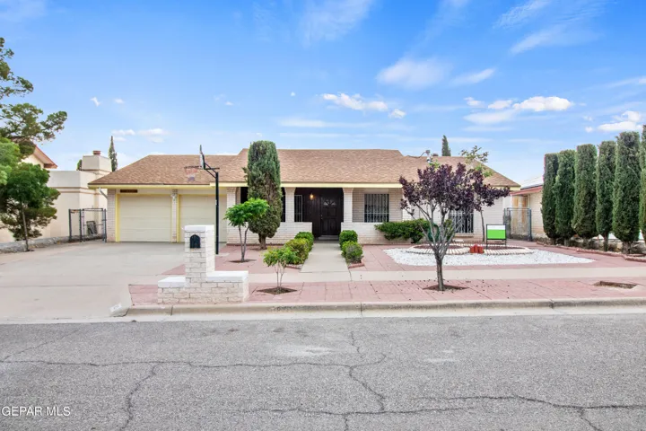 11625 Cedar Crest Drive, El Paso, Texas 79936