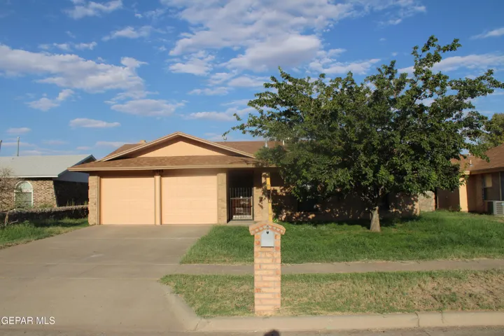 11048 Middledale Street, El Paso, Texas 79934