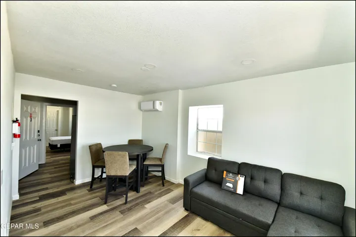 6806 Alameda Avenue 3, El Paso, Texas 79905