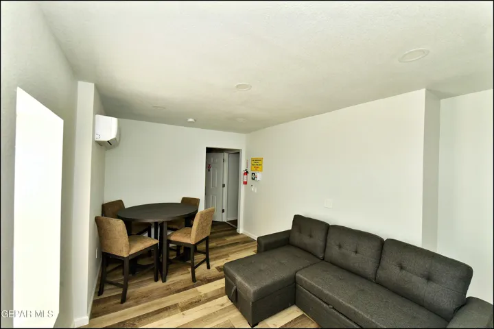 6806 Alameda Avenue 4, El Paso, Texas 79905