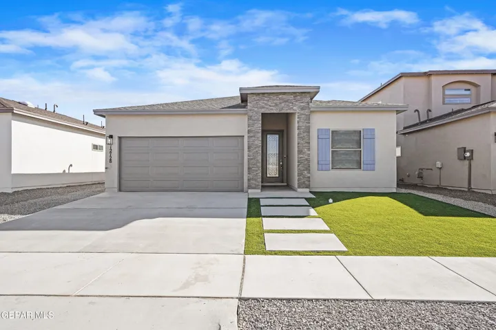 7389 Norte Grand Drive, El Paso, Texas 79934