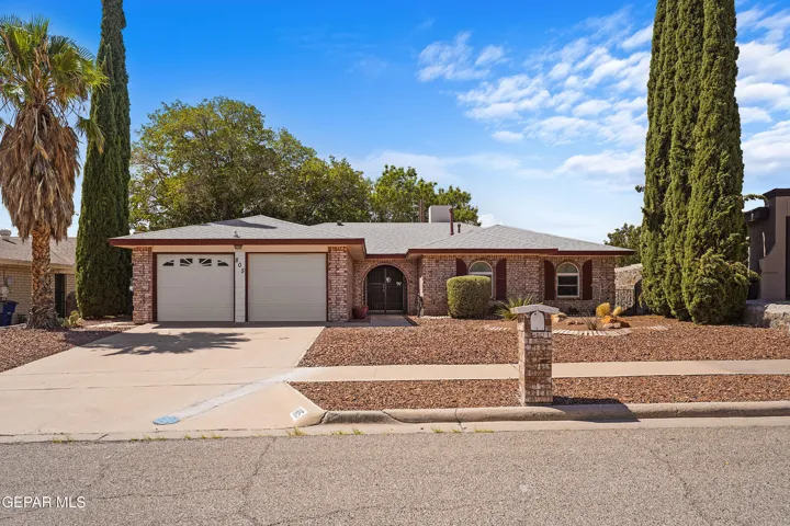 805 Espolon Drive, El Paso, Texas 79912