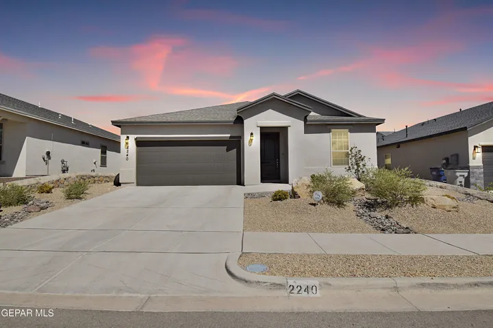 2240 Small Mountain Place, El Paso, Texas 79911