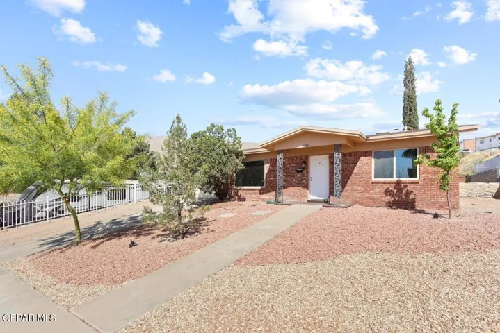 304 Carnival Drive, El Paso, Texas 79912