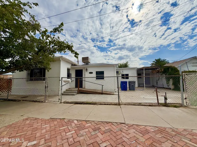 418 S Estrella Street, El Paso, Texas 79905