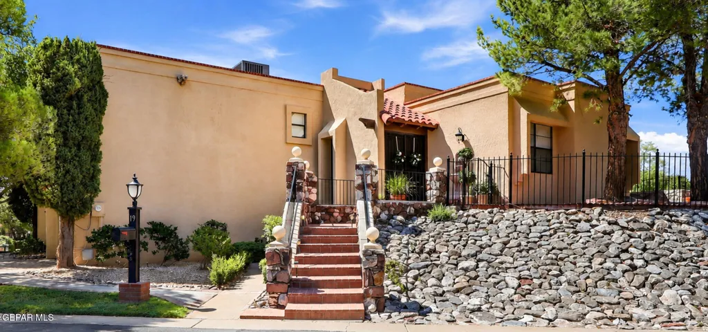 6006 Balcones Court 19, El Paso, Texas 79912