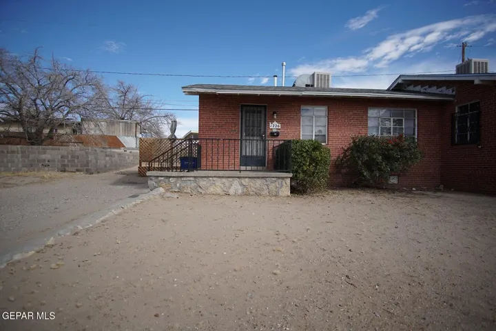 1226 Huckleberry Street, El Paso, Texas 79903