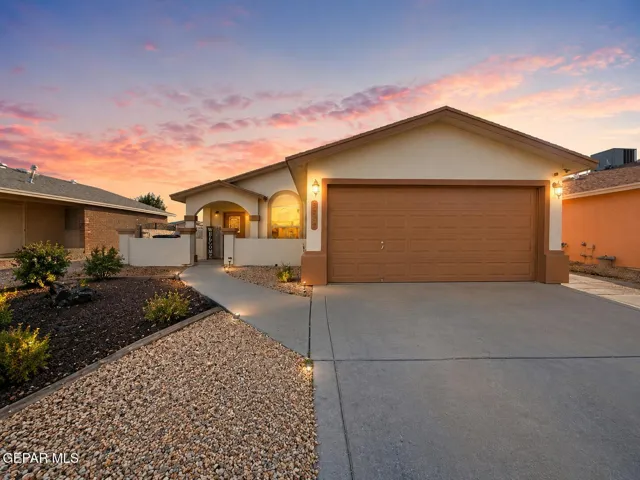 3273 Garden Point Drive, El Paso, Texas 79938