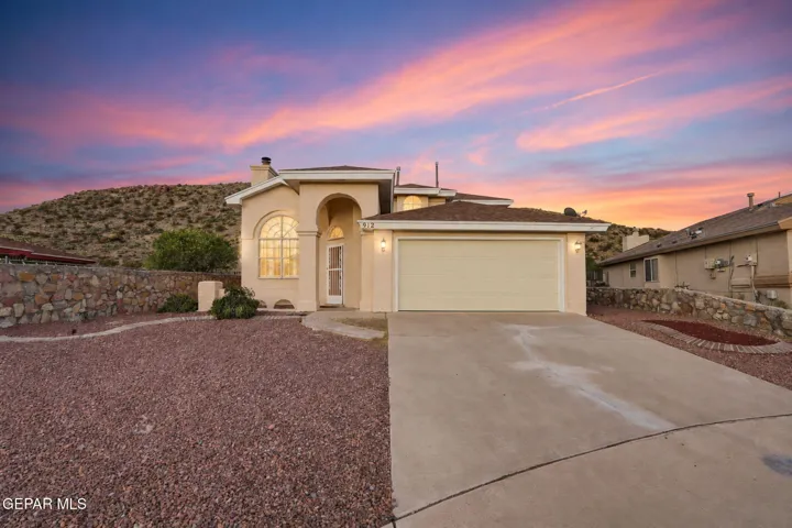912 Totonaca Lane, El Paso, Texas 79912