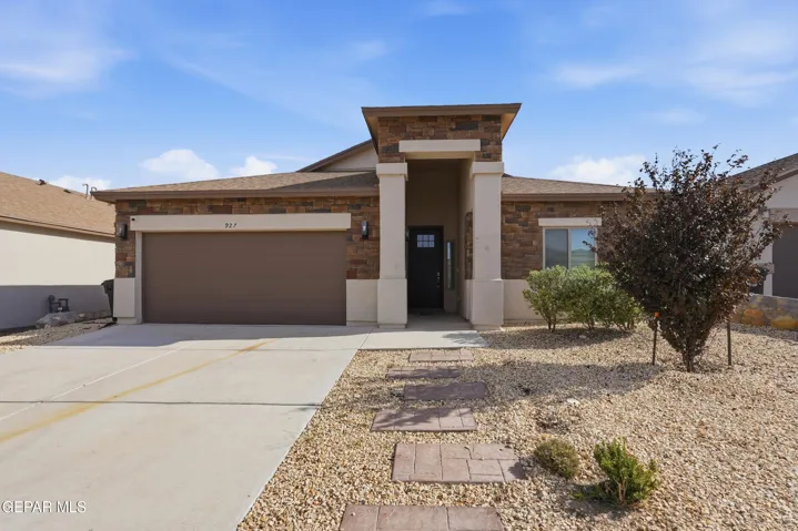 927 Brass Hill Avenue, Santa Teresa, New Mexico 88008