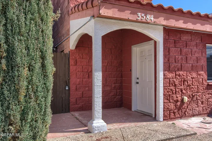 3584 Waterspring Lane, El Paso, Texas 79936