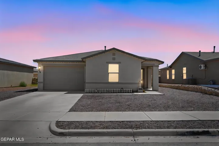 712 Nuevo Desierto Drive, Horizon City, Texas 79928