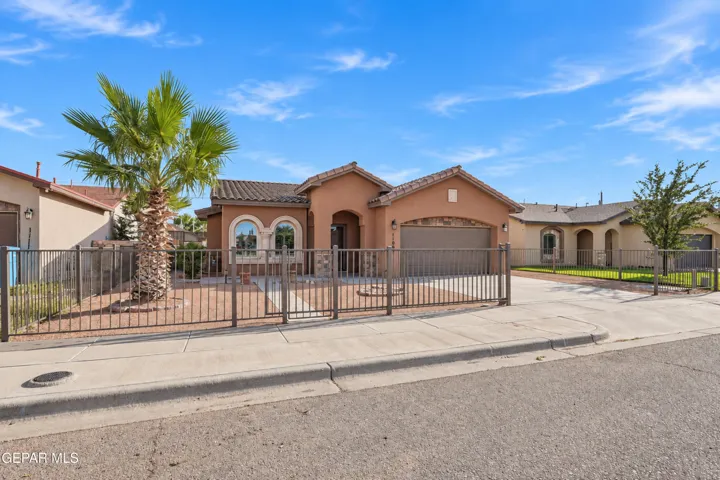 1109 Chris Forbes Circle, Socorro, Texas 79927