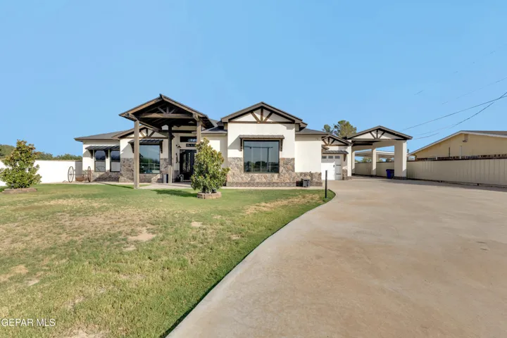 800 Parker Road, Socorro, Texas 79927