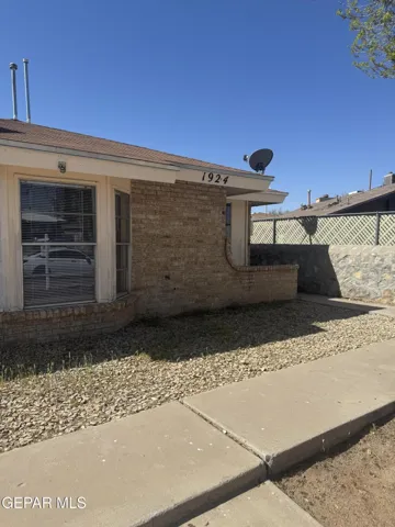 1924 Estrada Drive, El Paso, Texas 79936