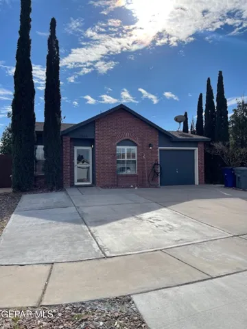 Great location, quick access to Loop 375