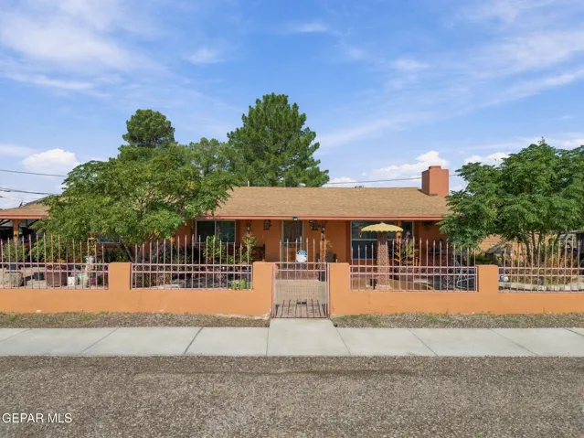 769 Lico Lane, Socorro, Texas 79927