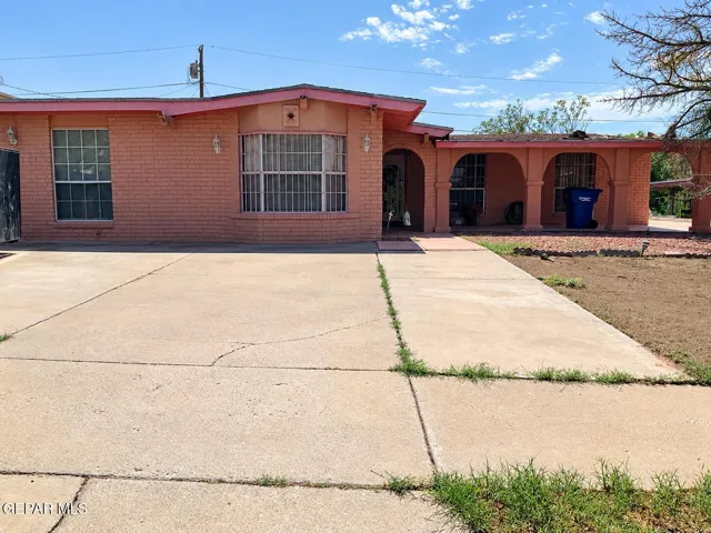 10472 Chinaberry Drive, El Paso, Texas 79925