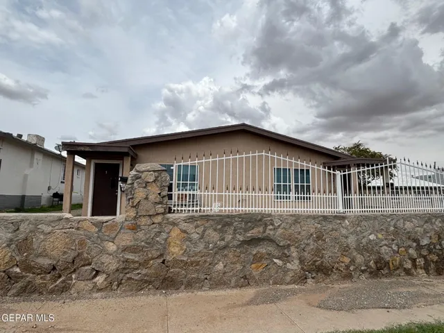 3603 Pierce Avenue 2, El Paso, Texas 79930