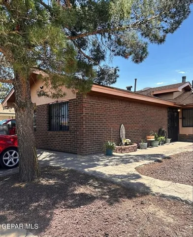 1540 Sierra De Oro Drive, El Paso, Texas 79936