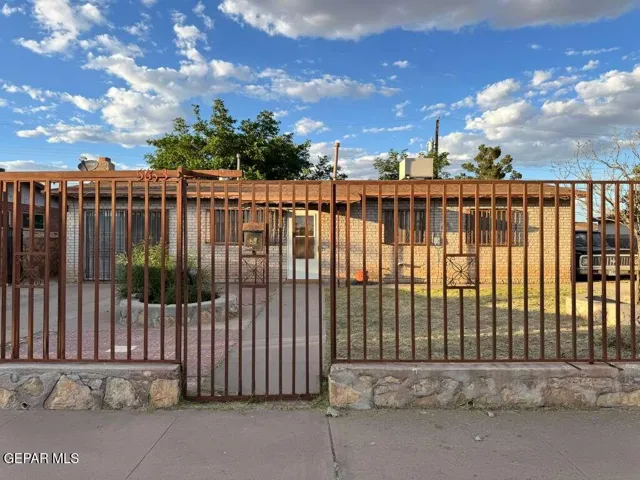 5653 Waldorf Drive, El Paso, Texas 79924