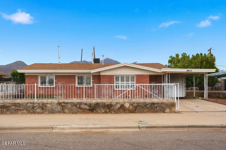 8915 Crosson Circle, El Paso, Texas 79904