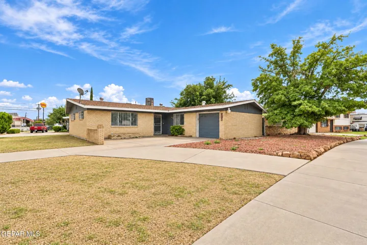 5200 Raintree Avenue, El Paso, Texas 79924
