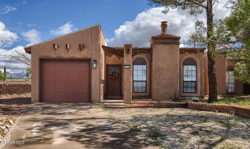 418 N Resler Drive, El Paso, Texas 79912