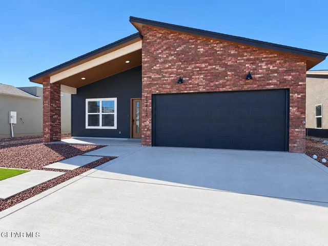 13872 Carolina Ponce Avenue, Horizon City, Texas 79928