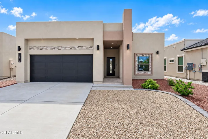 13876 Paseo Perlas Drive, Horizon City, Texas 79928