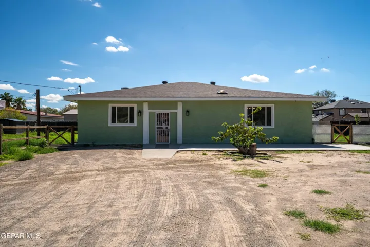 640 Mcadoo Drive, Socorro, Texas 79927