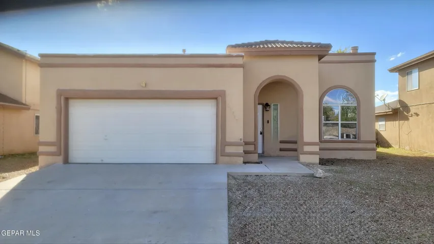 13717 Paseo De Vida Drive, Horizon City, Texas 79928