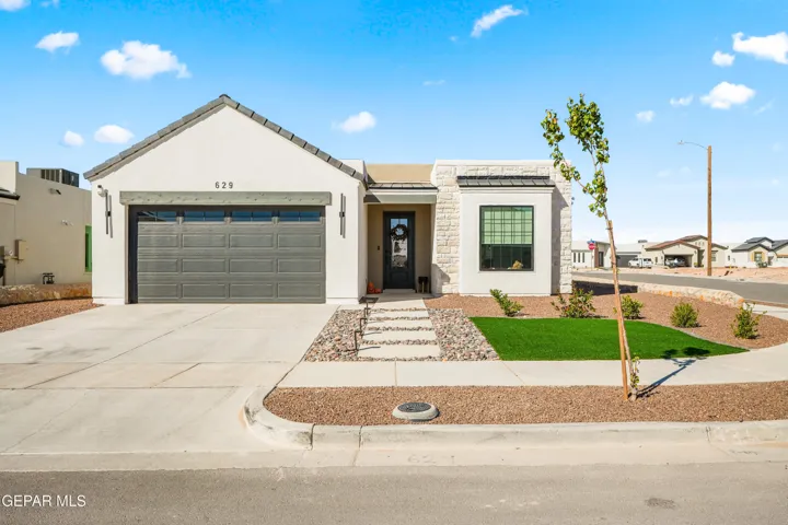 629 Paseo De La Reina Street, Horizon City, Texas 79928