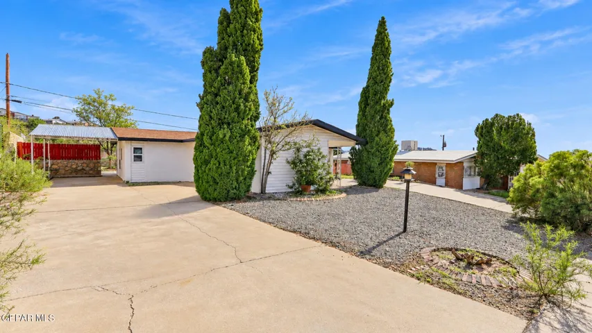 208 Carnival Drive, El Paso, Texas 79912
