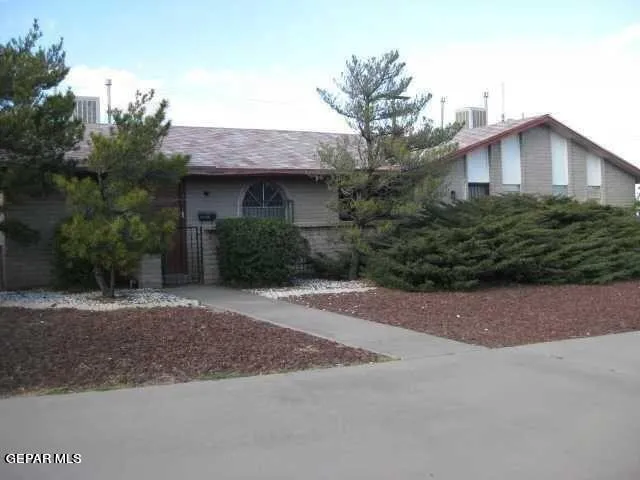 4555 Sun Valley Drive A, El Paso, Texas 79924
