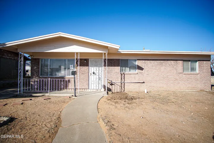 4131 Titanic Avenue, El Paso, Texas 79904