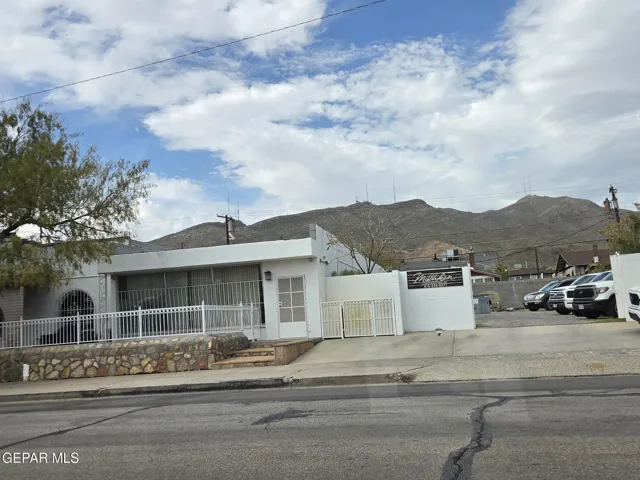 2515 E Yandell Drive, El Paso, Texas 79903