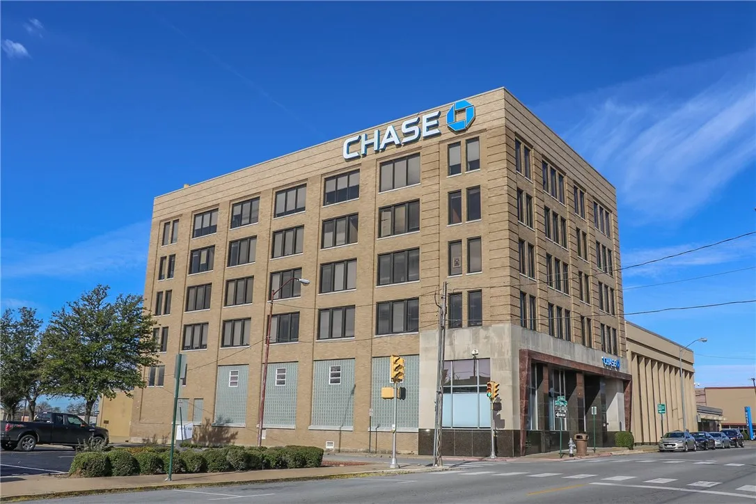 Office For Rent in Grayson County , 200 N Travis Street, Sherman, Texas 75090, 0, 0, Garage spaces, 66,000 Sqft, built in 1928, Preowned, Price $1, mls#14063024, Real Estate Agent in Sherman, Homes For Rent in Grayson county, Homes For Rent in Sherman, Realtor in Sherman Texas, Real Estate Brokerage Independent Realty Texas, Luminita Cordes Realtor