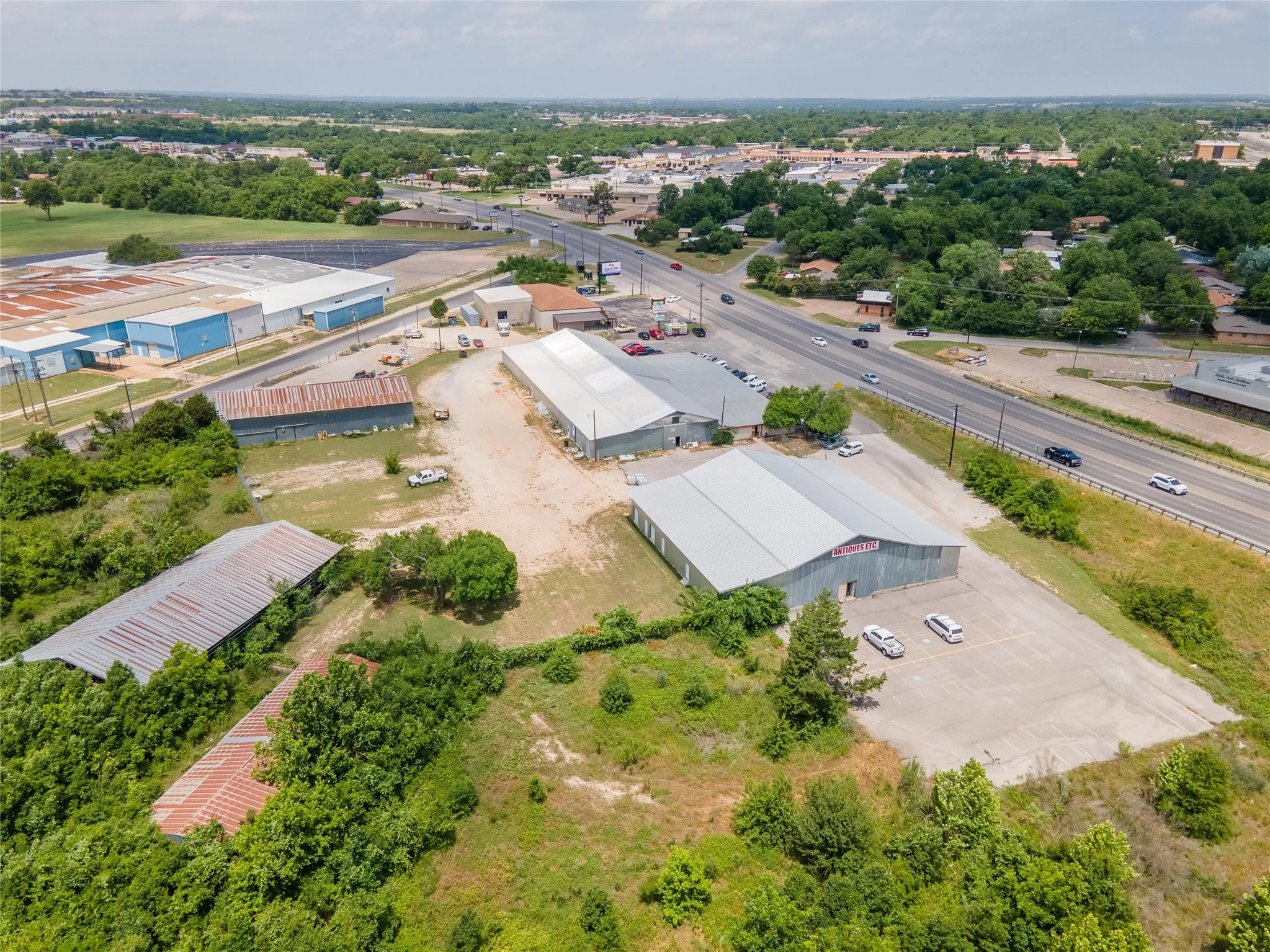 Retail For Sale in Erath County , 1950 W South Loop, Stephenville, Texas 76401, 0, 0, Garage spaces, 30,800 Sqft, built in 1982, Unknown, Price $2,800,000, mls#20030734, Real Estate Agent in Stephenville, Homes For Sale in Erath county, Homes For Sale in Stephenville, Realtor in Stephenville Texas, Real Estate Brokerage Independent Realty Texas, Luminita Cordes Realtor