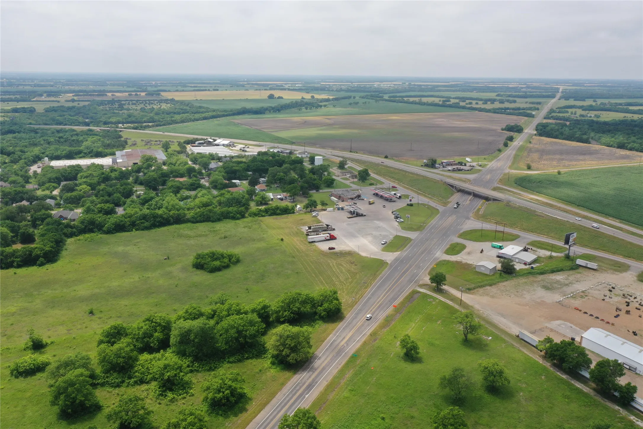 Unimproved Land For Sale in Fannin County , 29.366 AC South Side Hwy 69, Trenton, Texas 75490, 0, 0, Garage spaces, 0 Sqft, built in 0, Price $2,194,500, mls#20061557, Real Estate Agent in Trenton, Homes For Sale in Fannin county, Homes For Sale in Trenton, Realtor in Trenton Texas, Real Estate Brokerage Independent Realty Texas, Luminita Cordes Realtor