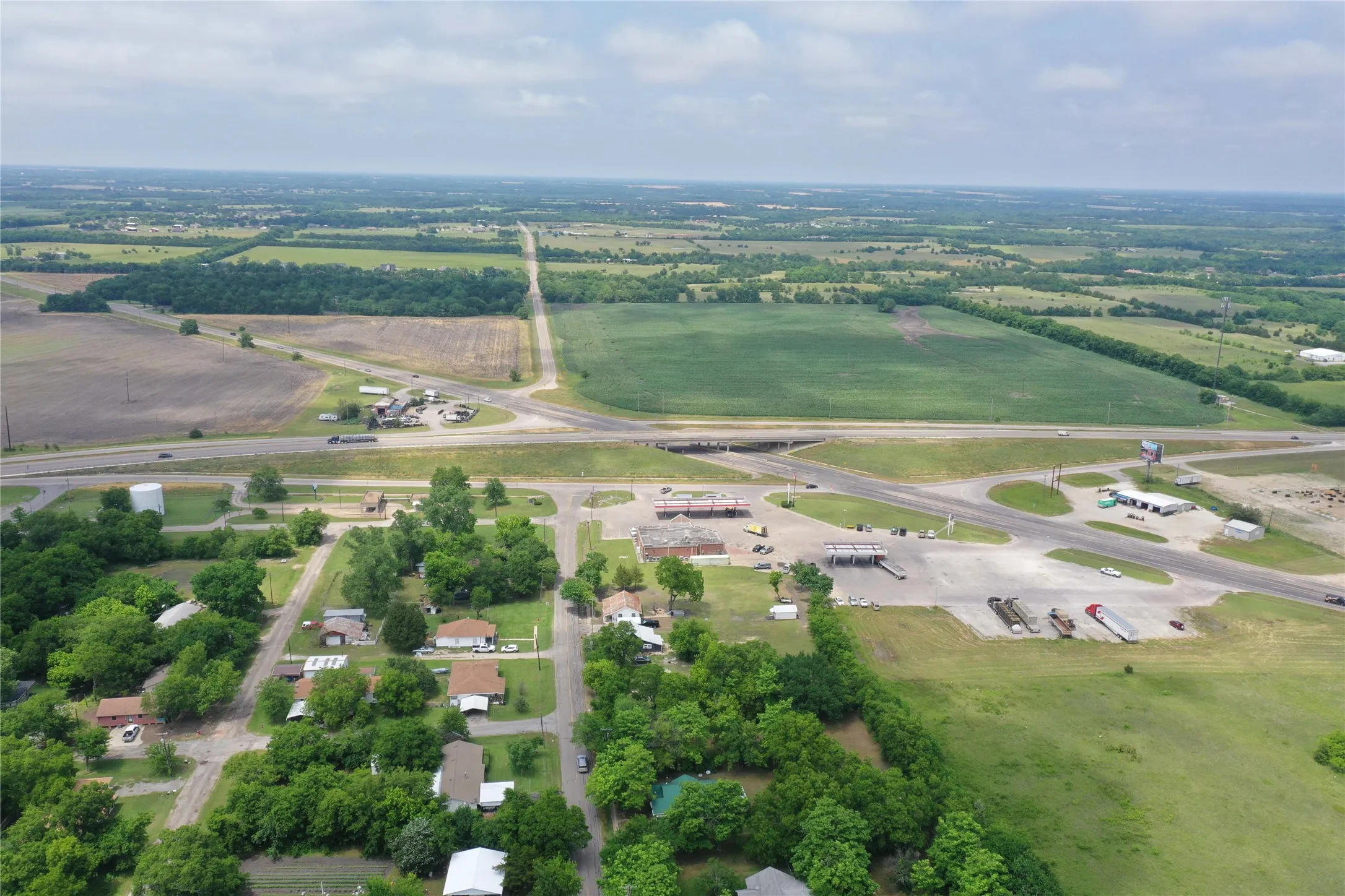Unimproved Land For Sale in Fannin County , 29.366 AC South Side Hwy 69, Trenton, Texas 75490, 0, 0, Garage spaces, 0 Sqft, built in 0, Price $2,194,500, mls#20061557, Real Estate Agent in Trenton, Homes For Sale in Fannin county, Homes For Sale in Trenton, Realtor in Trenton Texas, Real Estate Brokerage Independent Realty Texas, Luminita Cordes Realtor