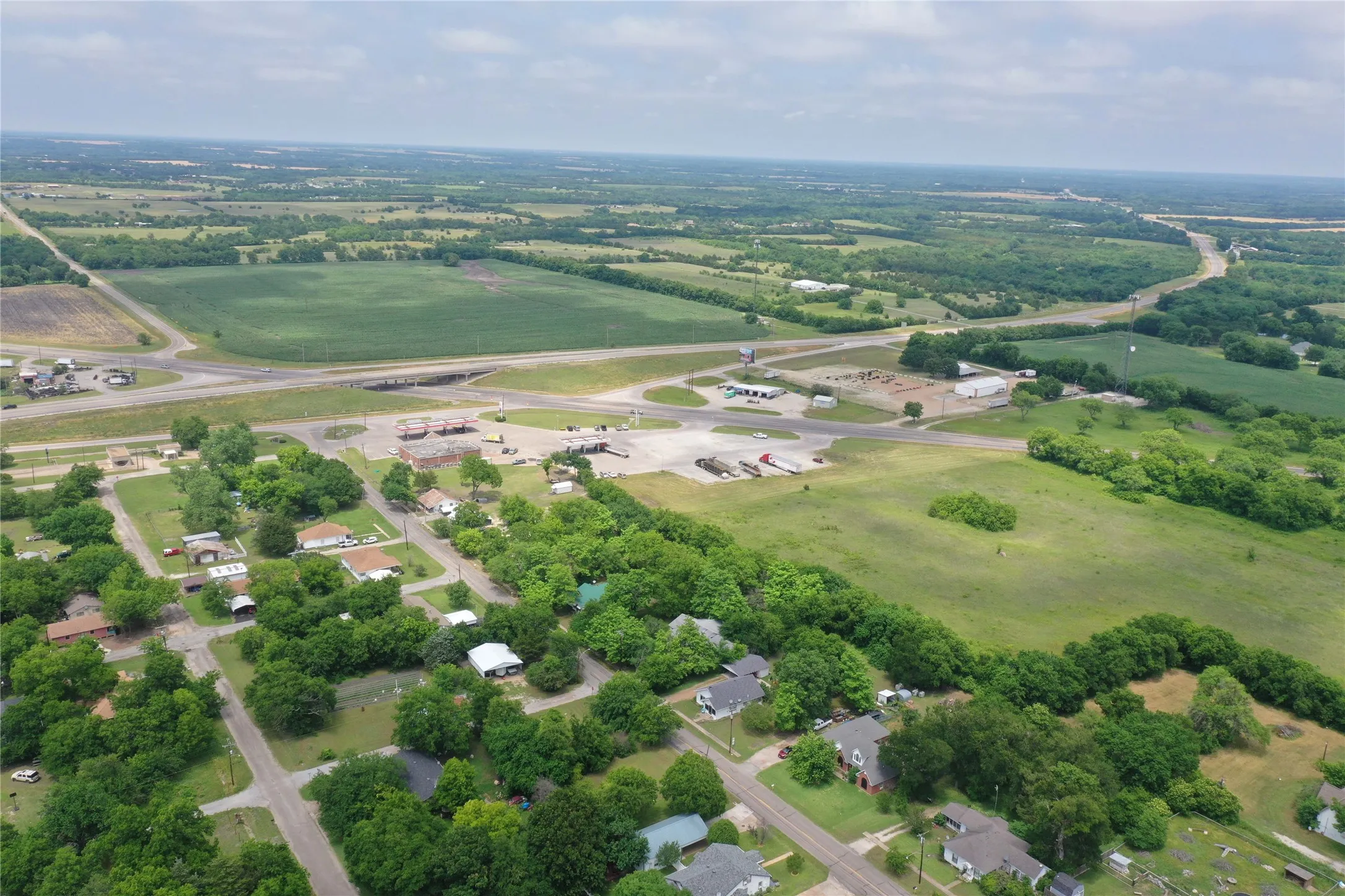 Unimproved Land For Sale in Fannin County , 29.366 AC South Side Hwy 69, Trenton, Texas 75490, 0, 0, Garage spaces, 0 Sqft, built in 0, Price $2,194,500, mls#20061557, Real Estate Agent in Trenton, Homes For Sale in Fannin county, Homes For Sale in Trenton, Realtor in Trenton Texas, Real Estate Brokerage Independent Realty Texas, Luminita Cordes Realtor