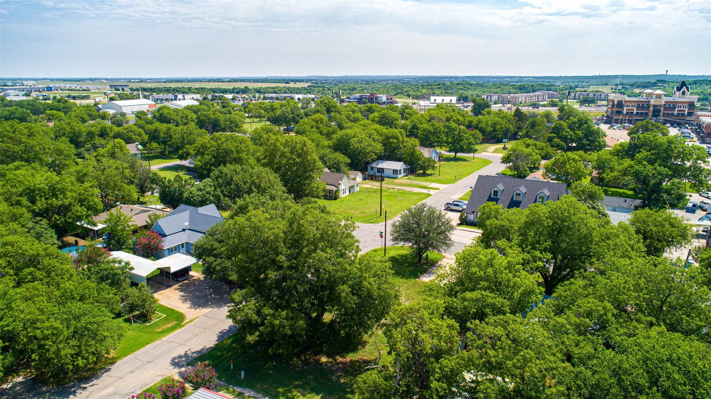 Business For Sale in Johnson County , 117 N Dobson Street, Burleson, Texas 76028, 0, 0, Garage spaces, 0 Sqft, built in 1940, mls#20084754, Real Estate Agent in Burleson, Homes For Sale in Johnson county, Homes For Sale in Burleson, Realtor in Burleson Texas, Real Estate Brokerage Independent Realty Texas, Luminita Cordes Realtor