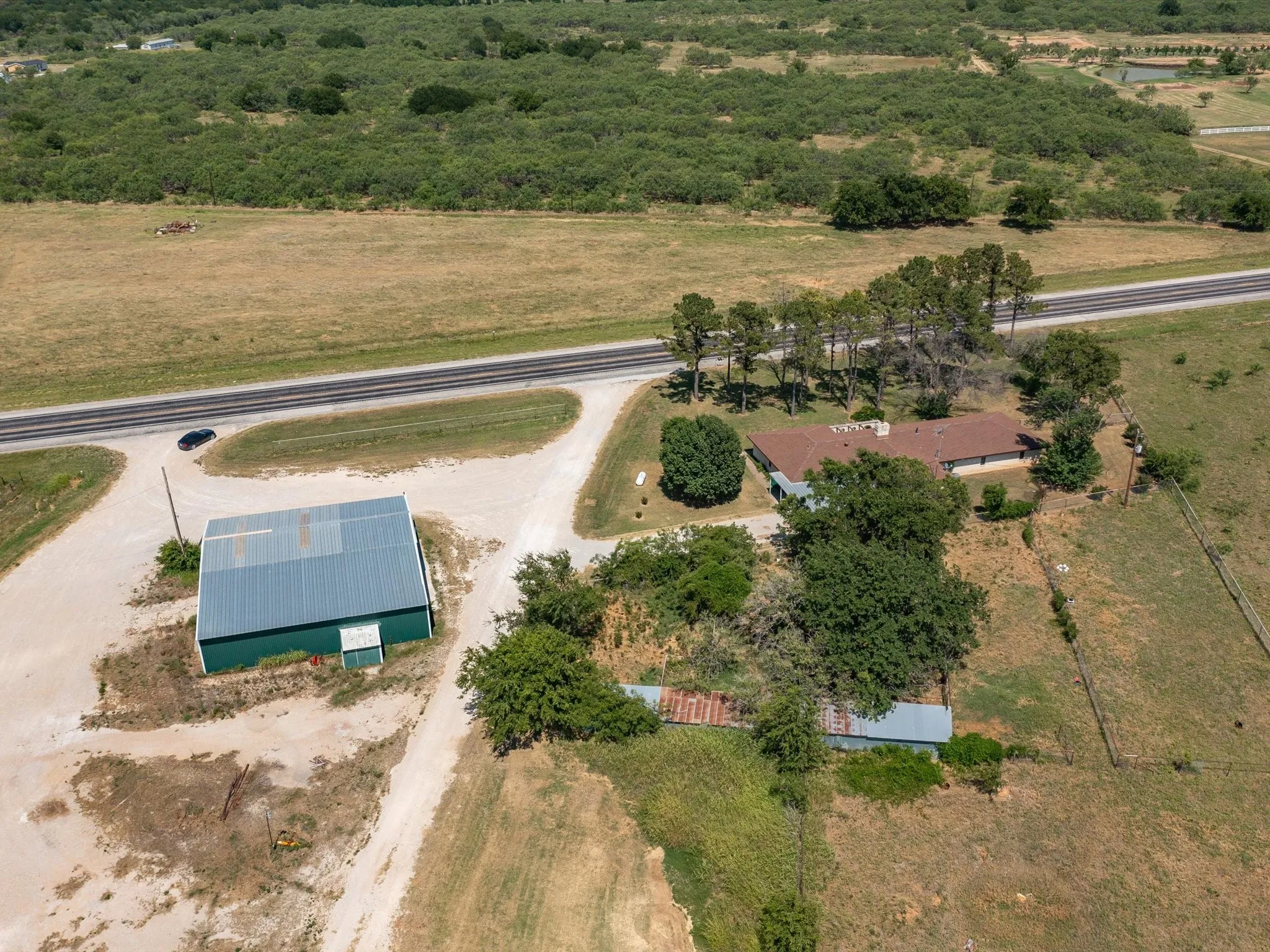 Single Family Residence For Sale in Montague County , 3433 Highway 81 N, Bowie, Texas 76230, 3 Bedroom, 3 Bathroom, Garage spaces, 3,095 Sqft, built in 1981, Preowned, mls#20100295, Real Estate Agent in Bowie, Homes For Sale in Montague county, Homes For Sale in Bowie, Realtor in Bowie Texas, Real Estate Brokerage Independent Realty Texas, Luminita Cordes Realtor