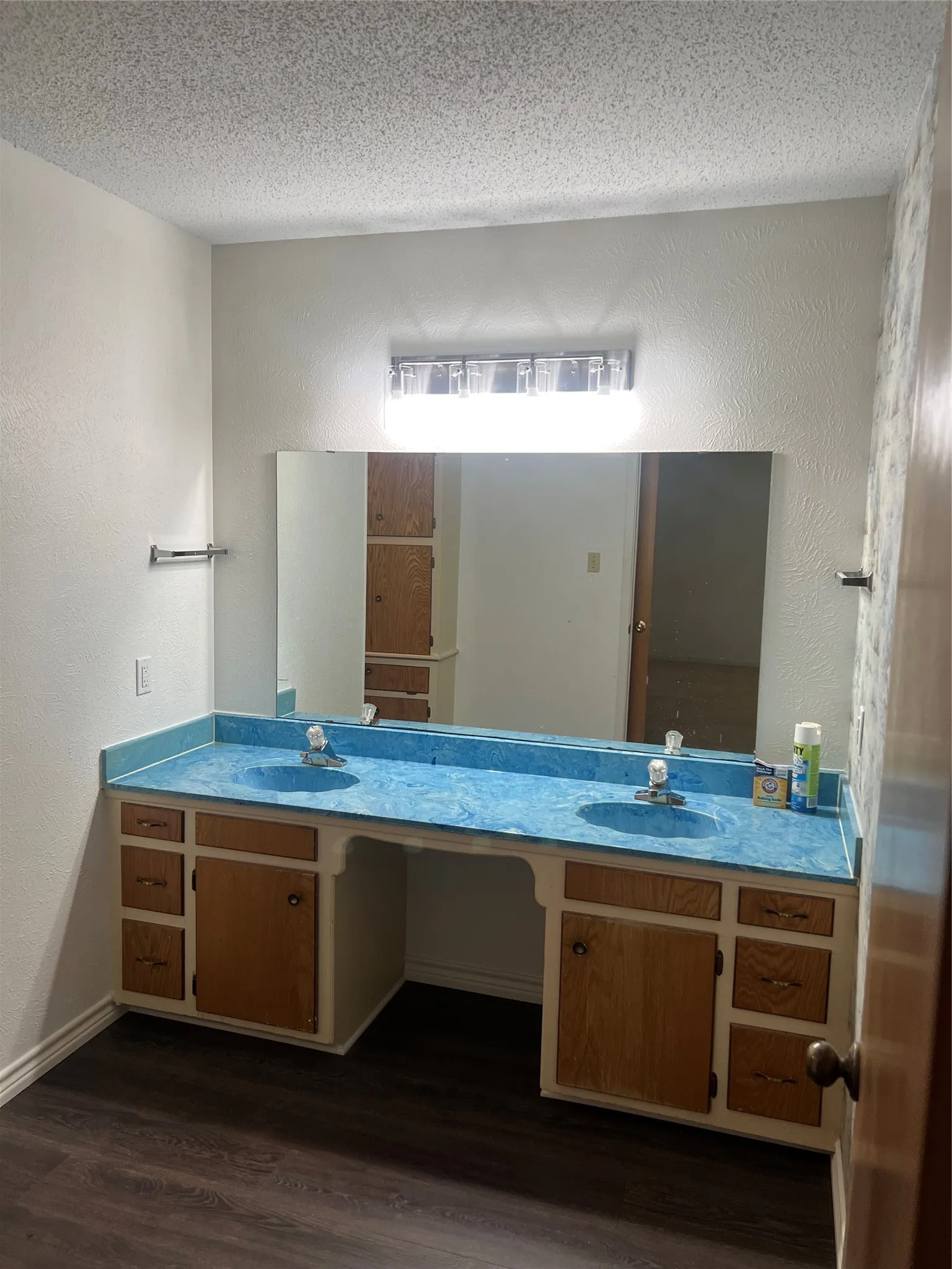 Single Family Residence For Sale in Montague County , 3433 Highway 81 N, Bowie, Texas 76230, 3 Bedroom, 3 Bathroom, Garage spaces, 3,095 Sqft, built in 1981, Preowned, mls#20100295, Real Estate Agent in Bowie, Homes For Sale in Montague county, Homes For Sale in Bowie, Realtor in Bowie Texas, Real Estate Brokerage Independent Realty Texas, Luminita Cordes Realtor